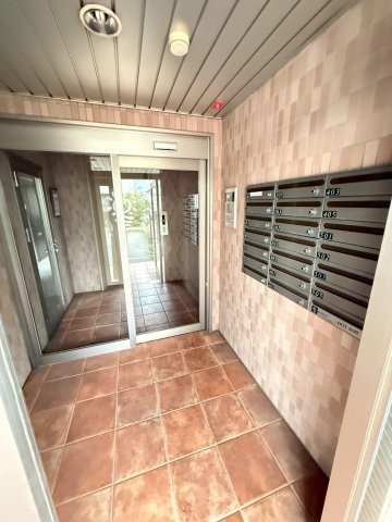 ロビー　建物の内部です