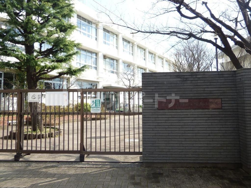 小学校　葛飾区立綾南小学校（小学校）まで440m
