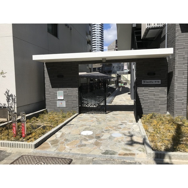 エントランス　エントランス敷地入口