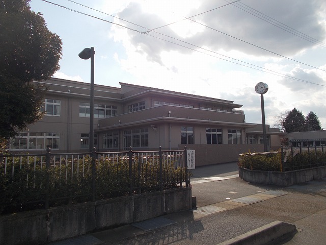 小学校　岩瀬小学校（小学校）まで650m