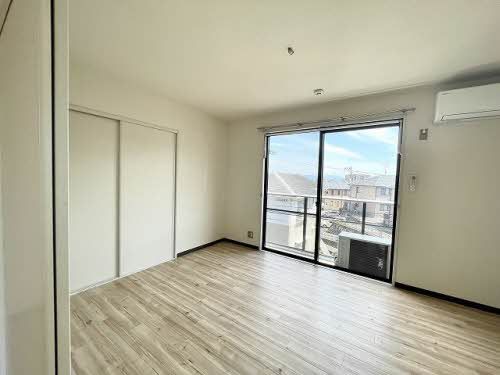 バルコニー　洋室