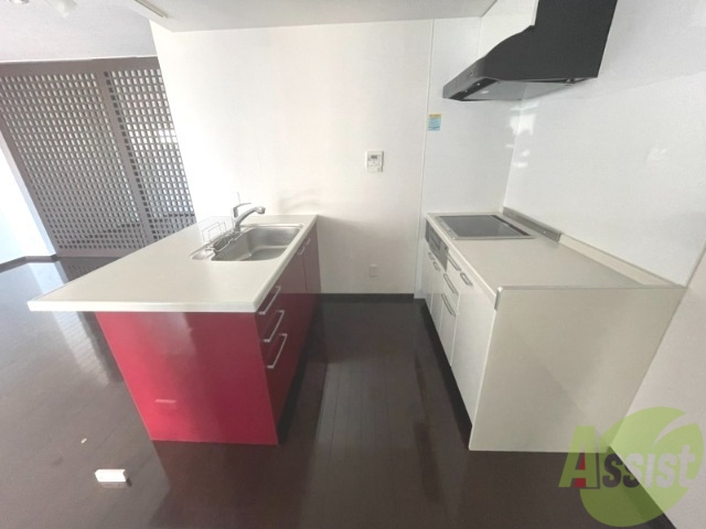 キッチン　キッチンは家族との会話が進む対面型ですよ～