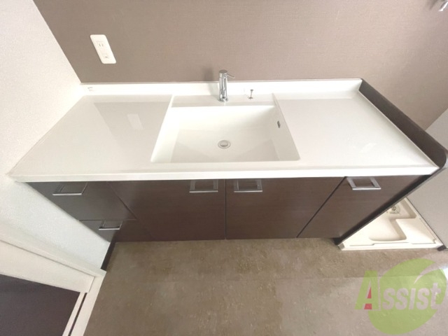 洗面設備　洗面台は独立しています。朝の身支度はこちらでどうぞ～