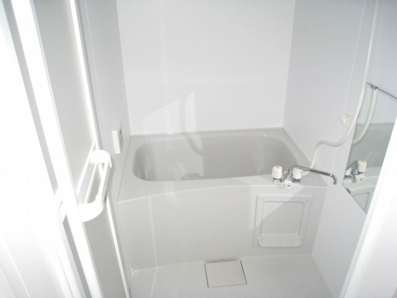 バス・シャワールーム　※別部屋の写真です
