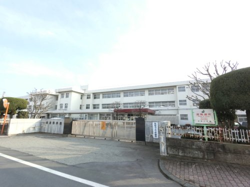 小学校　伊勢崎市立赤堀小学校（小学校）まで1276m