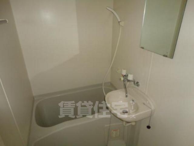 バス・シャワールーム　同物件別部屋