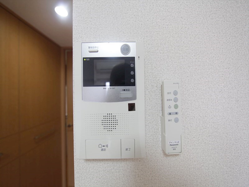 セキュリティ　TVモニター付インターホン　同仕様写真