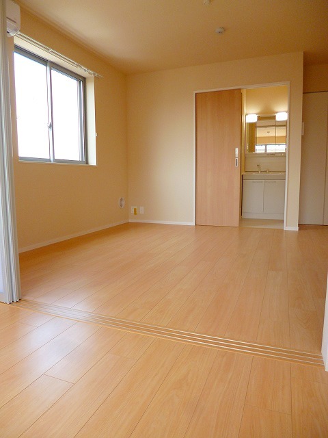 居室・リビング　★ナチュラルな色合いの室内★