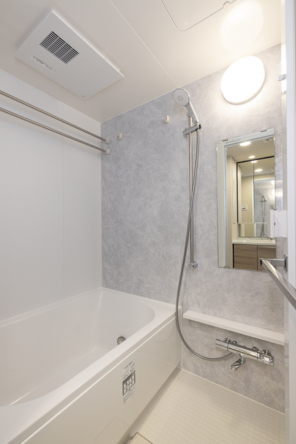 バス・シャワールーム　※写真は同タイプ住戸です。