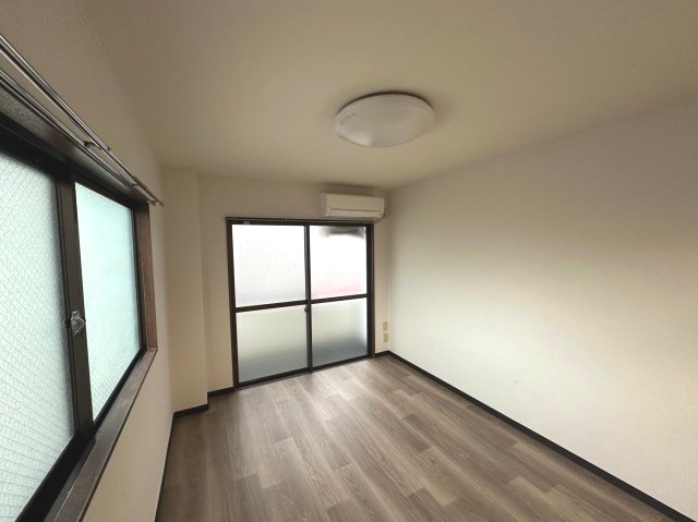 その他部屋・スペース　角部屋・２面採光で明るい居室