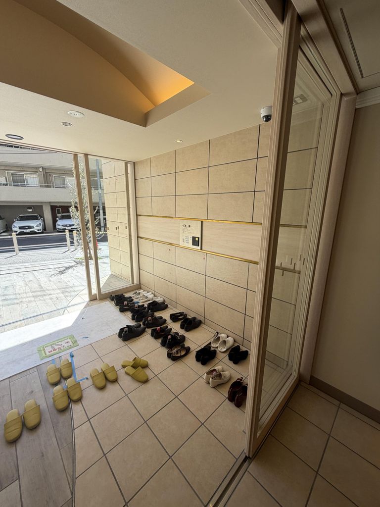 エントランス　駐車場