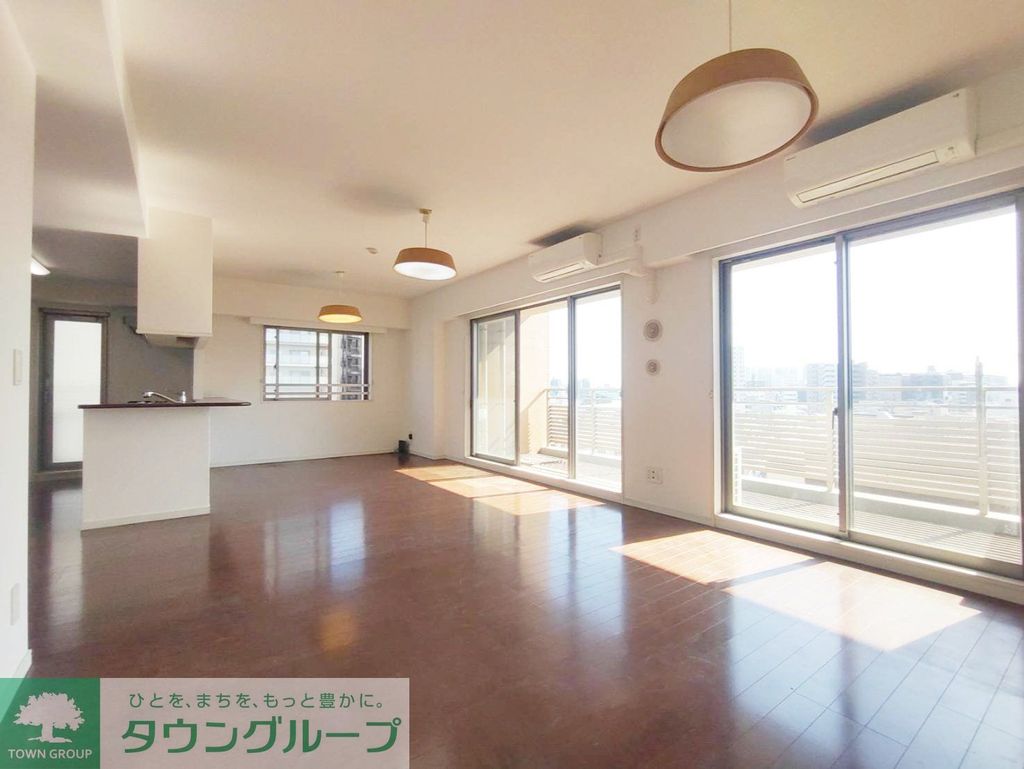 居室・リビング　エントランス