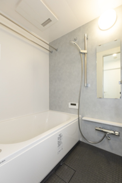 バス・シャワールーム　※写真は同タイプ住戸です。