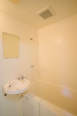 バス・シャワールーム　湯船につかれるゆったりスペース★☆★