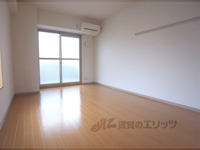 居室・リビング　給湯器