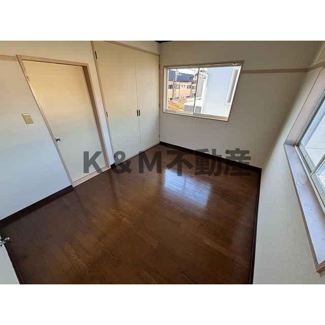 居室・リビング　こちらのリビングで趣味の時間をお楽しみください