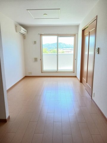 居室・リビング　居間です