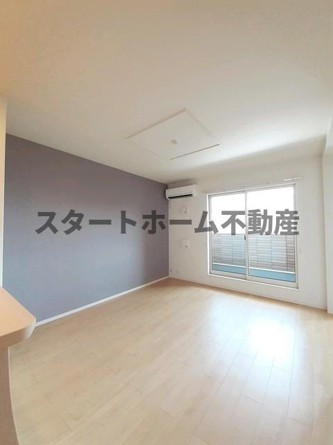 居室・リビング　こちらのリビングで趣味の時間をお楽しみください