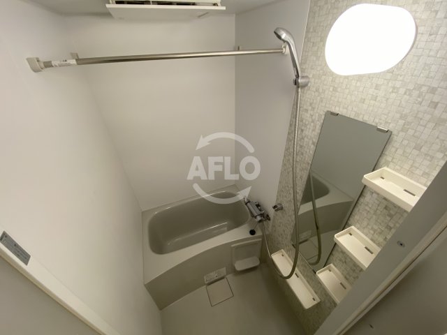 バス・シャワールーム　エスリード本町レジデンス　バスルーム