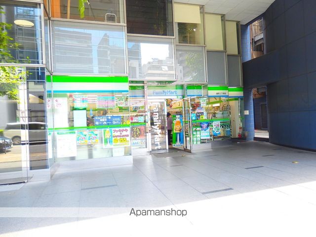 コンビニ　ファミリーマート（コンビニ）まで351m