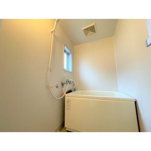 バス・シャワールーム　ゆったり過ごせるお風呂です