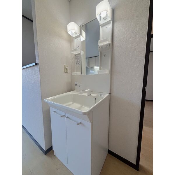 洗面設備　脱衣スペースもあります