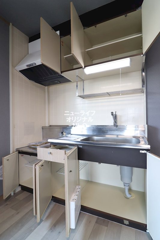 キッチン　※同建物内、別室参照。現況を優先致します。