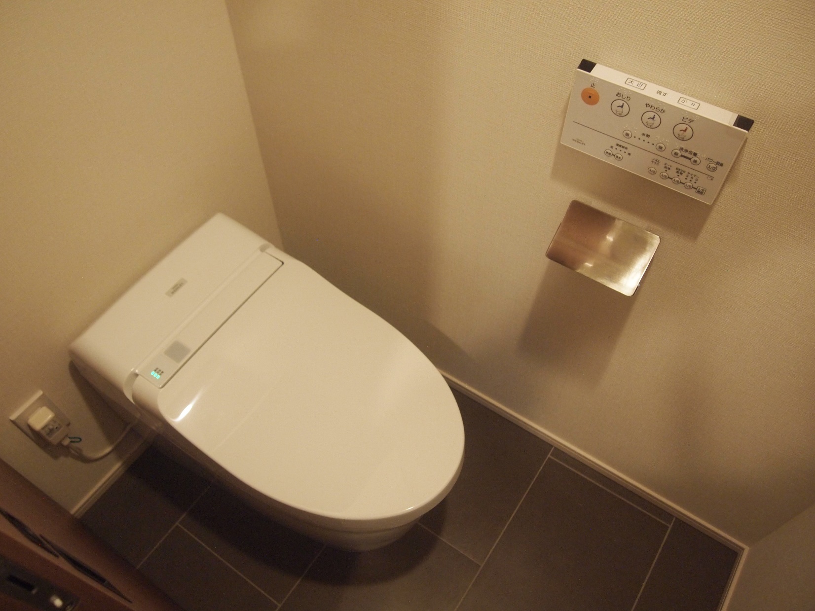 トイレ　別号室参考写真