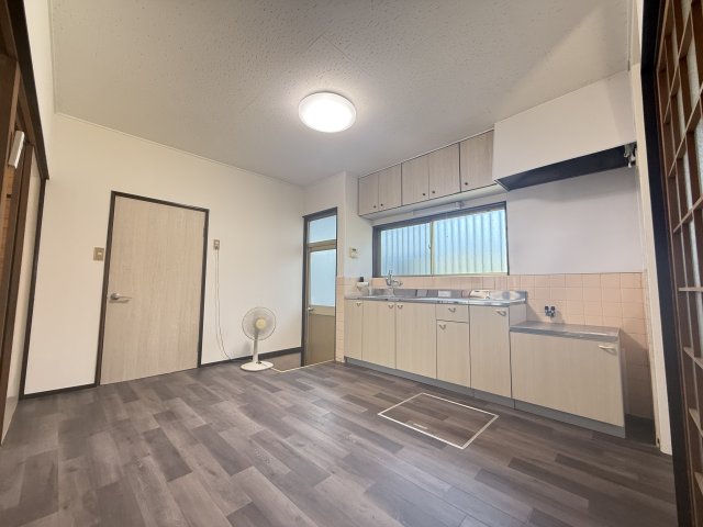 居室・リビング　こちらのリビングで趣味の時間をお楽しみください