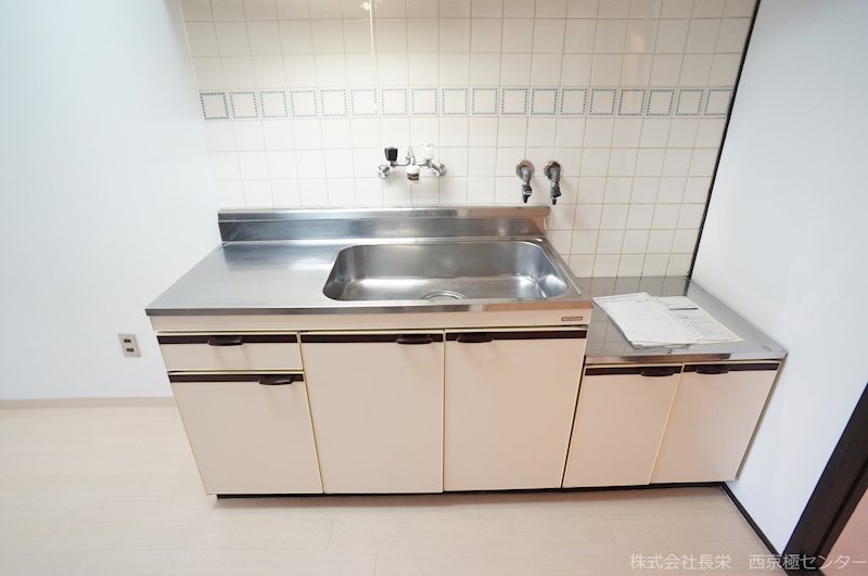 キッチン　※同タイプ・別号室の写真です★（実際のお部屋とは異なります）