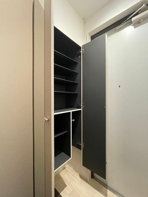 玄関　アリビオ板橋　板橋区弥?町