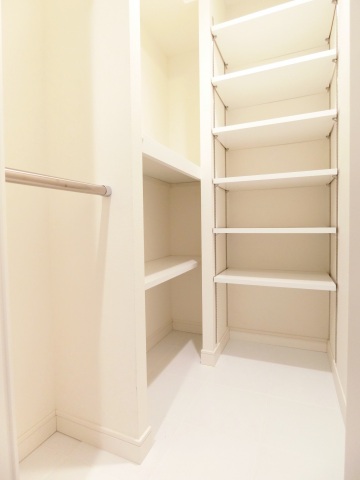 玄関　シューズインクローク