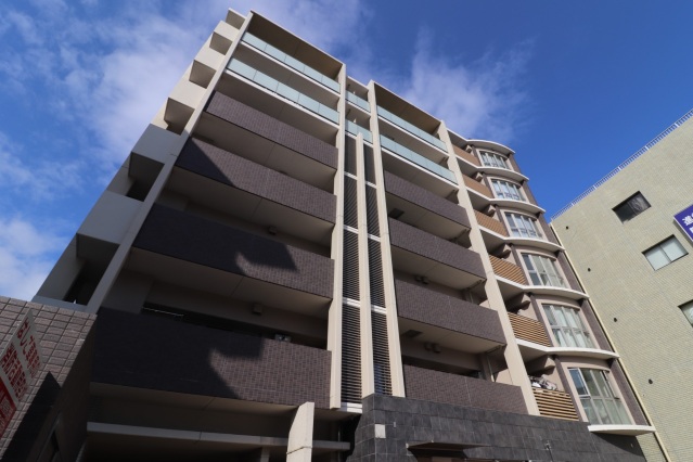 建物外観　スタイリッシュな外観