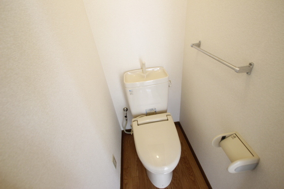 トイレ　※別号室の写真です。