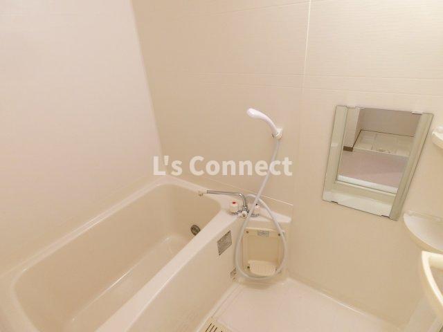 バス・シャワールーム　追焚き機能付きのお風呂。