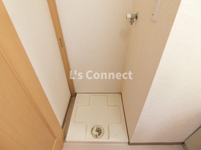 その他設備　室内洗濯機置き場には排水パン付き。
