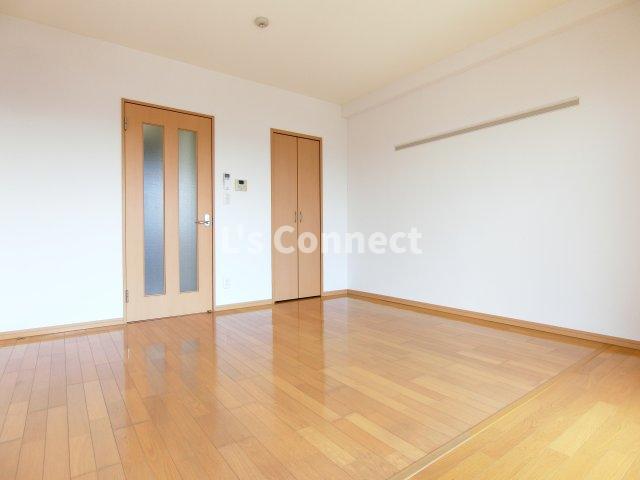 居室・リビング　８．９帖の洋室です。