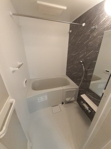 バス・シャワールーム　落ち着いた空間のお風呂です