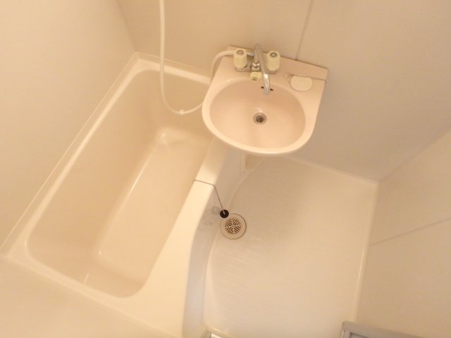 バス・シャワールーム　１日の疲れを癒すバスルーム