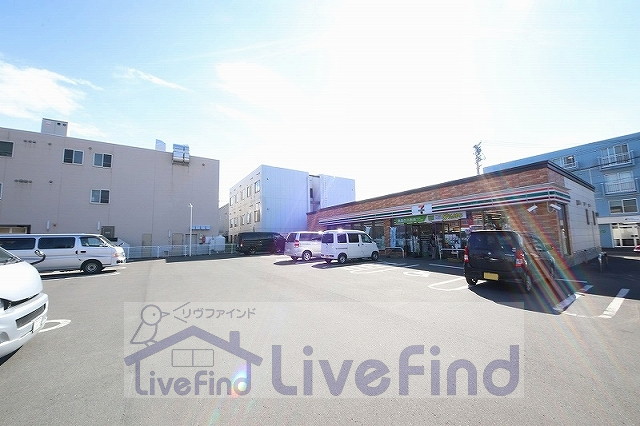 コンビニ　セブンイレブン札幌栄通7丁目店（コンビニ）まで73m