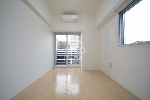 居室・リビング　BONNY　角部屋出窓付き開放的な室内