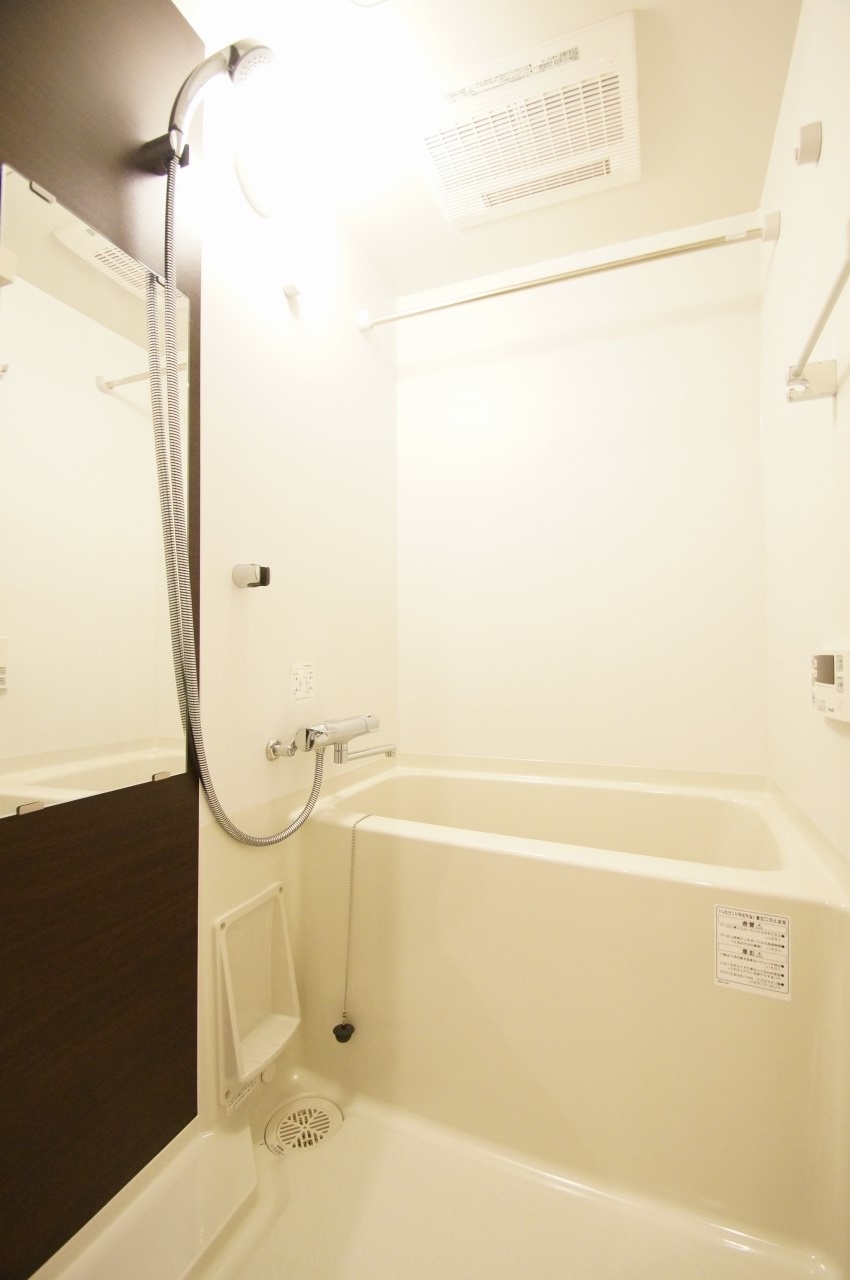 バス・シャワールーム　追い焚き機能付きバスルーム