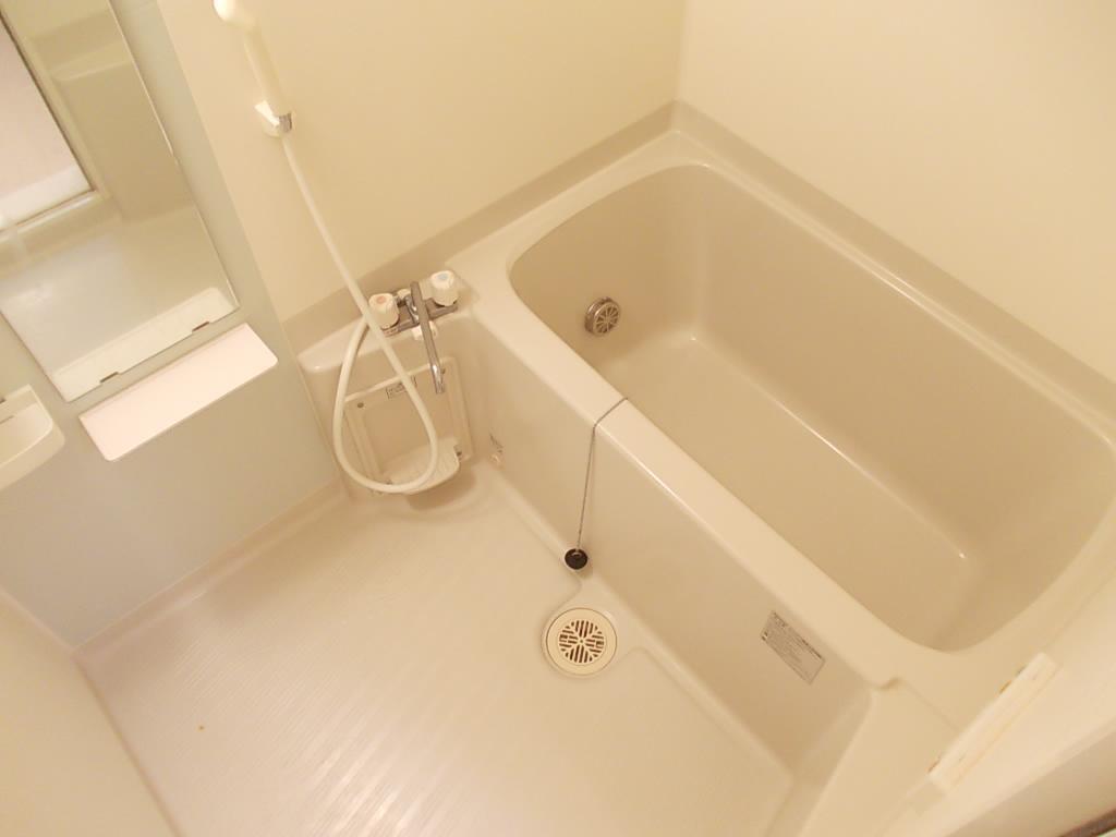 バス・シャワールーム　追焚機能付のゆったり浸かれるお風呂です♪