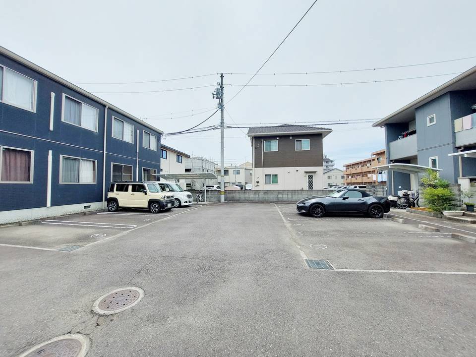 駐車場　駐車場