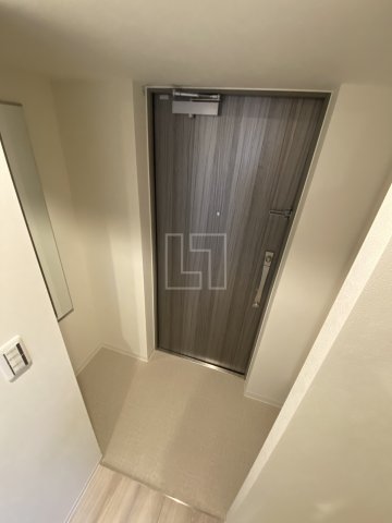 玄関　コンフォリア・リヴ北久宝寺Q　玄関