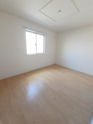 居室・リビング　個人の部屋や寝室として使える洋室です