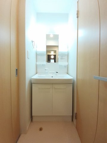 洗面設備　脱衣スペースもあります