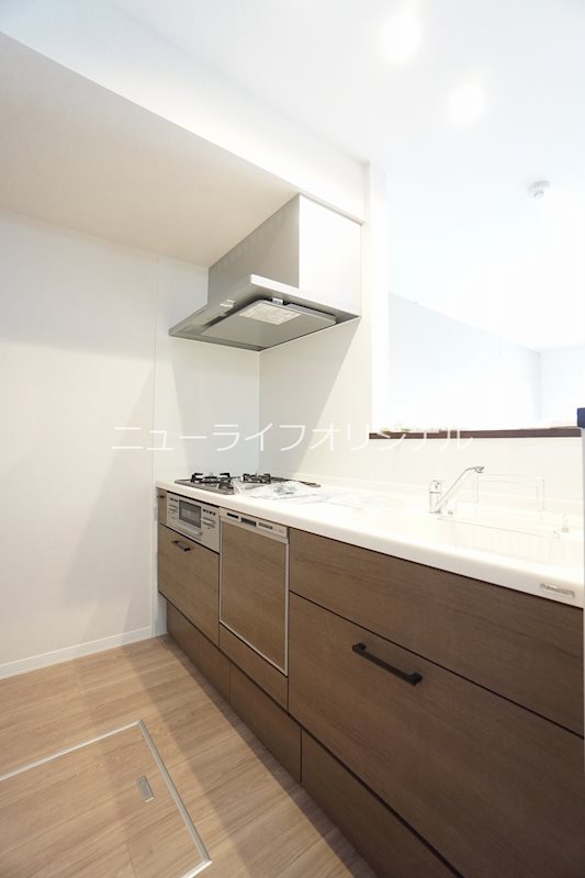 キッチン　3口コンロ付