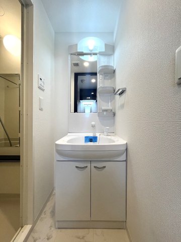 洗面設備　※別号室の参考写真です