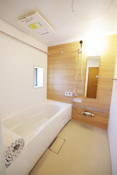 バス・シャワールーム　バス／シャワー